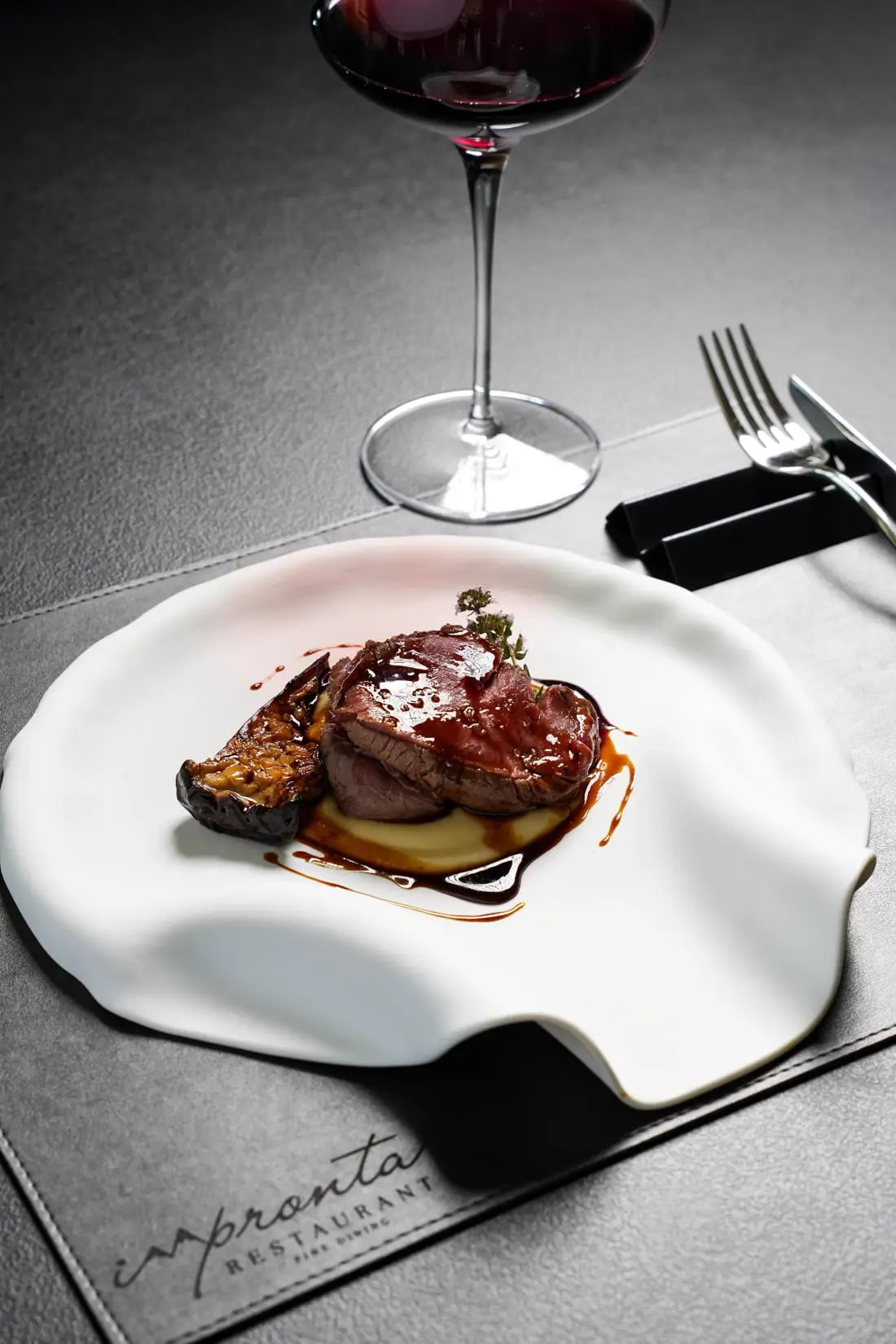 Piatto gourmet fotografato per il food
